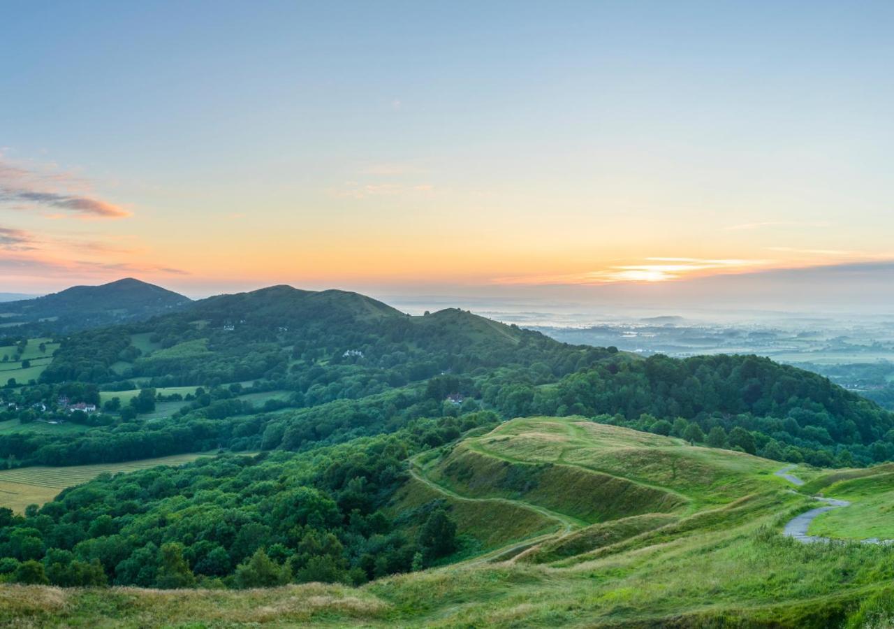 Malvern Hills Rosa Rambler Suite Грейт Малвърн Екстериор снимка